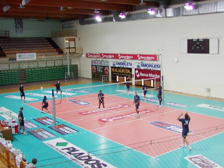 Inserisci un'immagine (800x500)