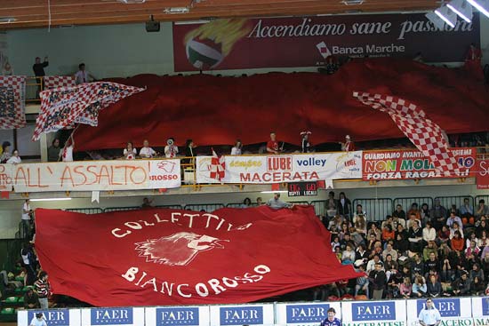 Inserisci un'immagine (800x500)