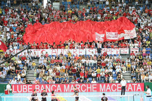 Inserisci un'immagine (800x500)