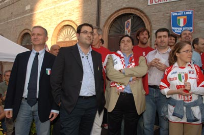 Inserisci un'immagine (800x500)