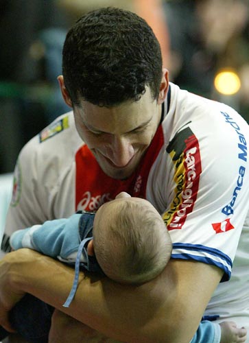 Inserisci un'immagine (800x500)