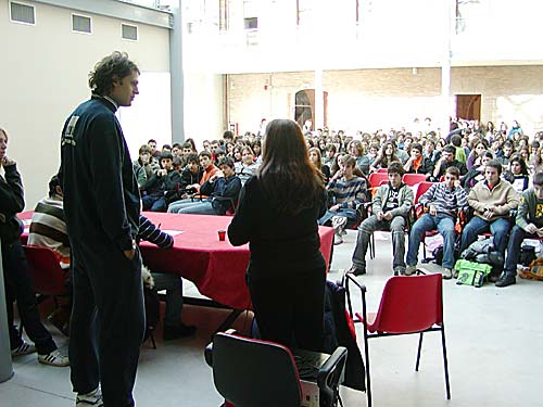 Inserisci un'immagine (800x500)