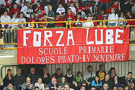 Inserisci un'immagine (800x500)