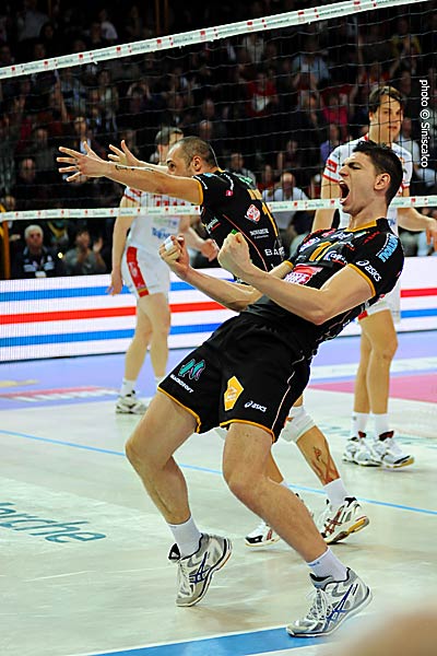 Inserisci un'immagine (800x500)