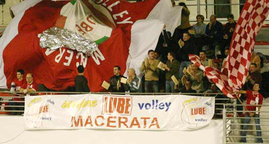 Inserisci un'immagine (800x500)