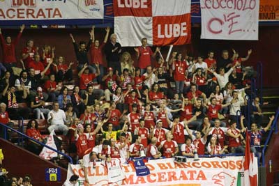 Inserisci un'immagine (800x500)