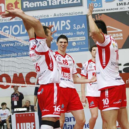 Inserisci un'immagine (800x500)