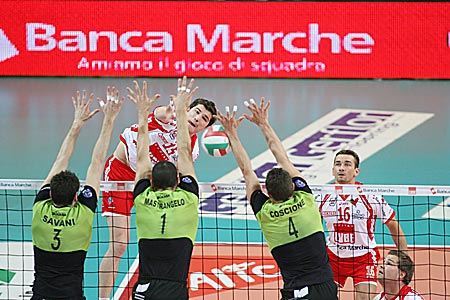 Inserisci un'immagine (800x500)