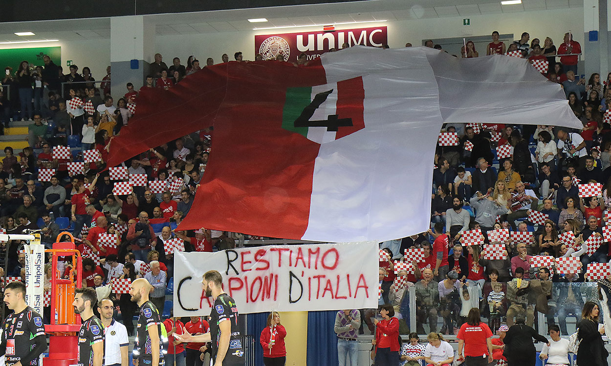Inserisci un'immagine (800x500)