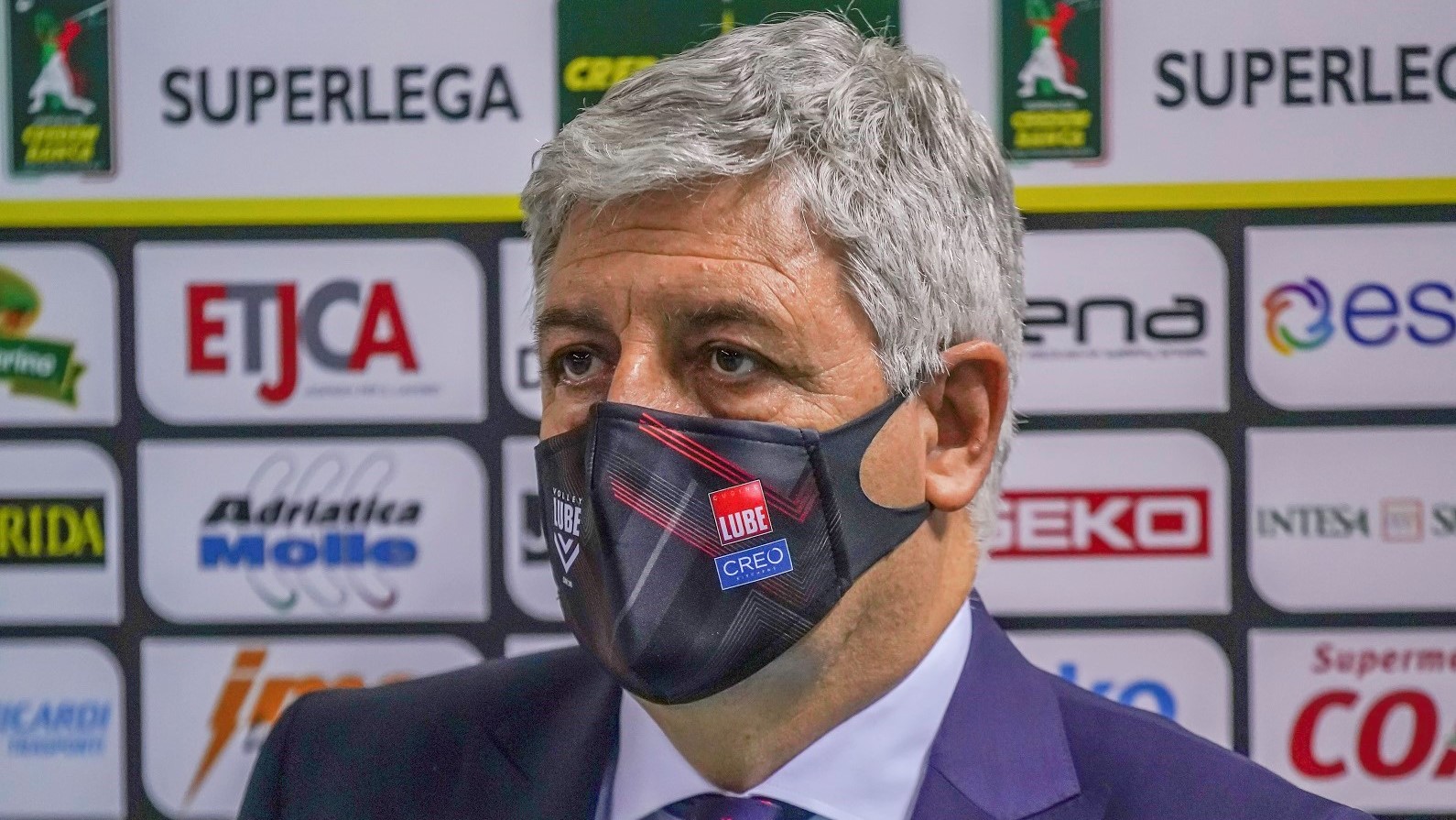 Inserisci un'immagine (800x500)