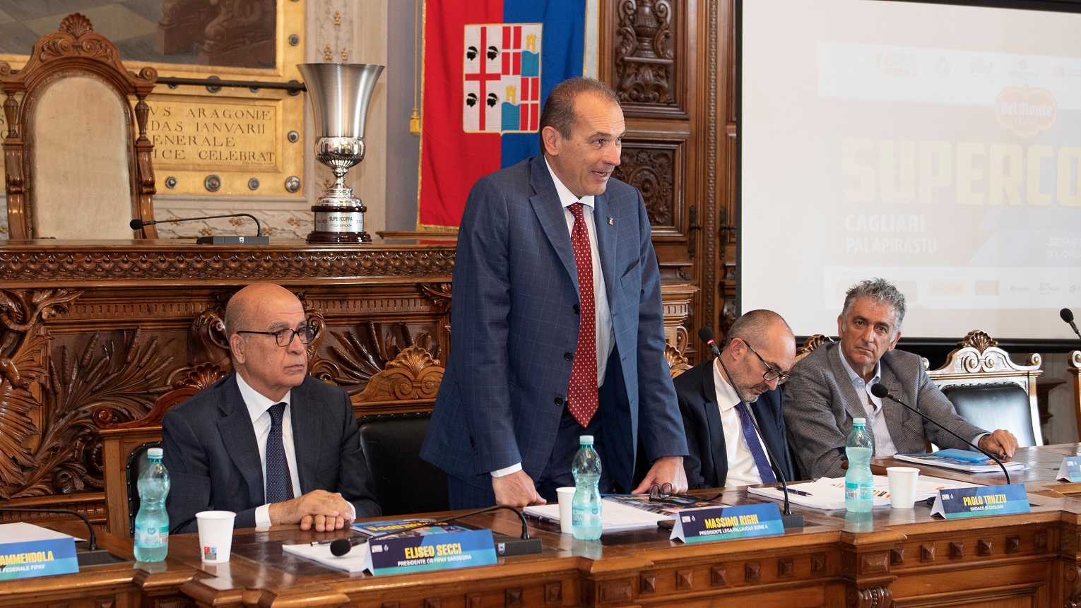 Inserisci un'immagine (800x500)