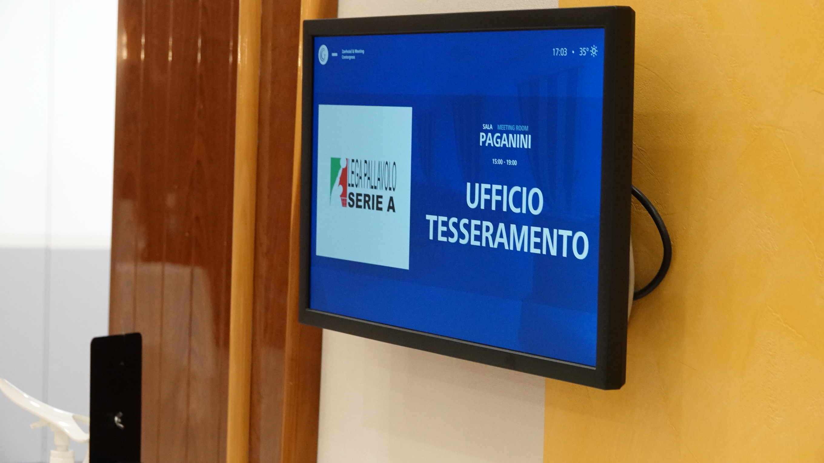 Inserisci un'immagine (800x500)